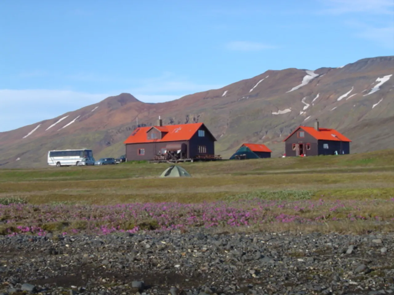 Nýidalur hut