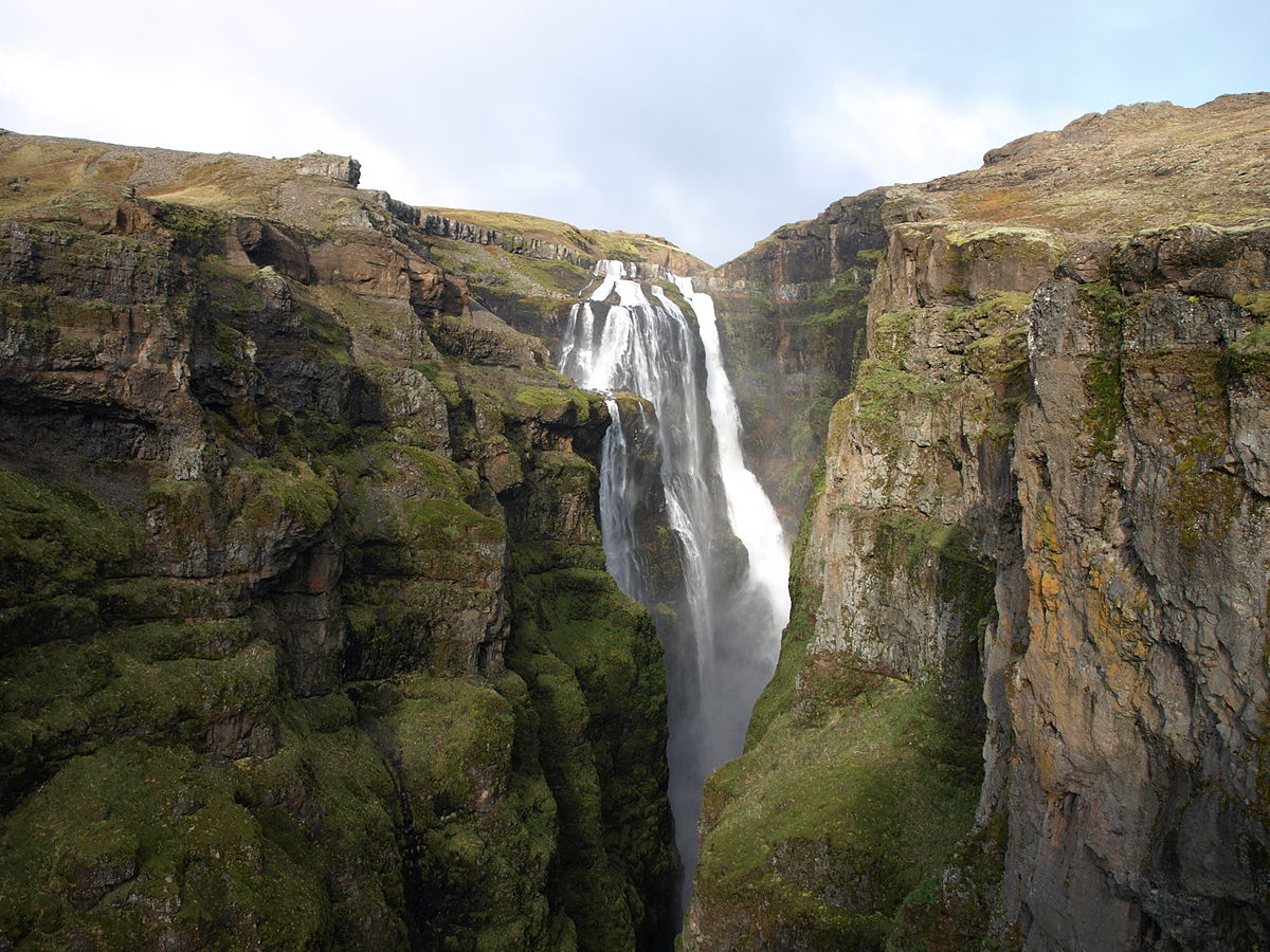 Hiking trail to Glymur waterfall